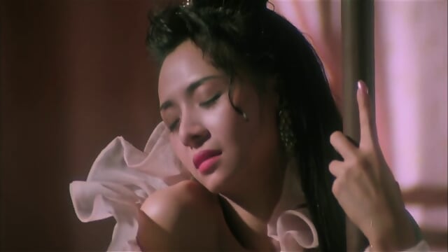 Wet Asian Pussy Gets A Good Gripping