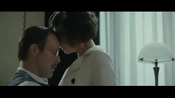 Vintage Babe Gets a Faceful