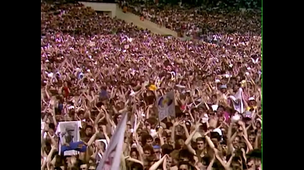 Sweaty Pussies at Rock in Rio!