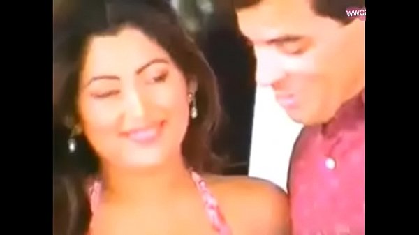 Desi Goddess Gets Her Fingers Dirty